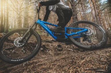 Comment choisir son premier VTT électrique ? Guide VTTAE 2025